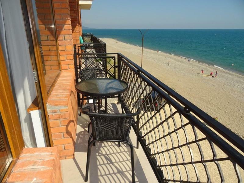Leon Beach Hotel New Athos Εξωτερικό φωτογραφία